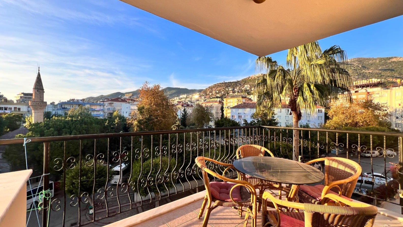ALANYA MERKEZDE DENİZ KALE MANZARALI EŞYALI DAİRE - 9