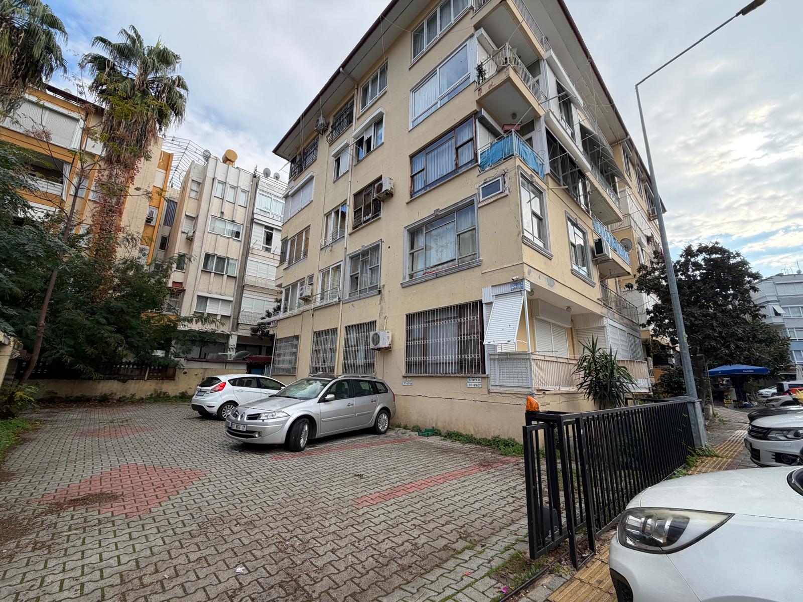 ALANYA CLEOPATRA'DA AYRI MUTFAK 2+1 DAİRE - 1