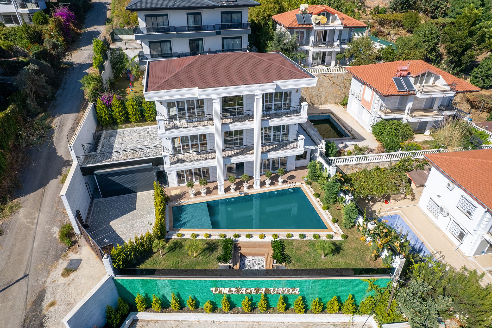ALANYA TEPE'DE VATANDASLIKLI LÜKS EŞYALI VİLLA - 5
