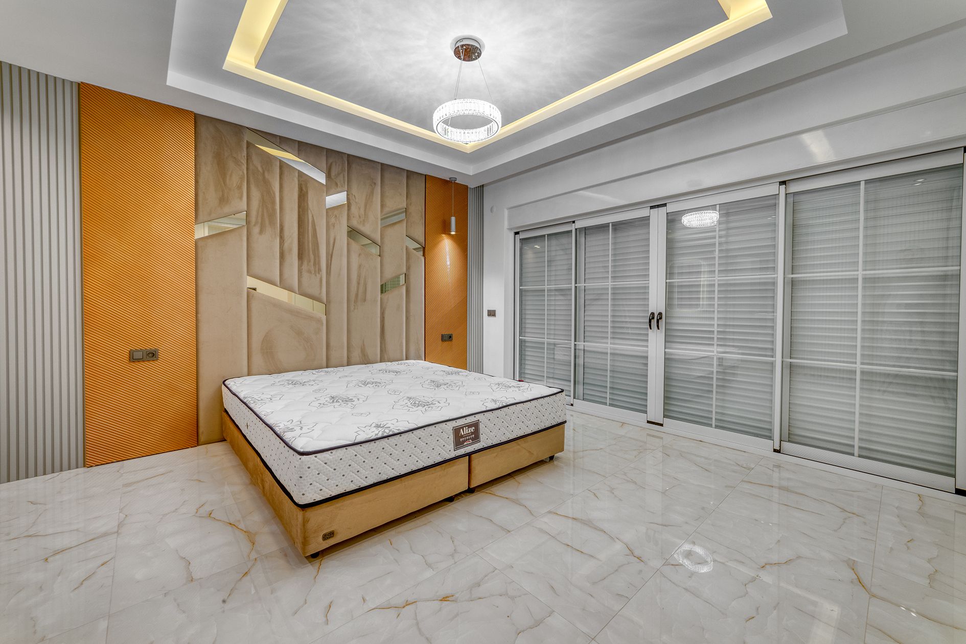 ALANYA TEPE'DE VATANDASLIKLI LÜKS EŞYALI VİLLA - 23