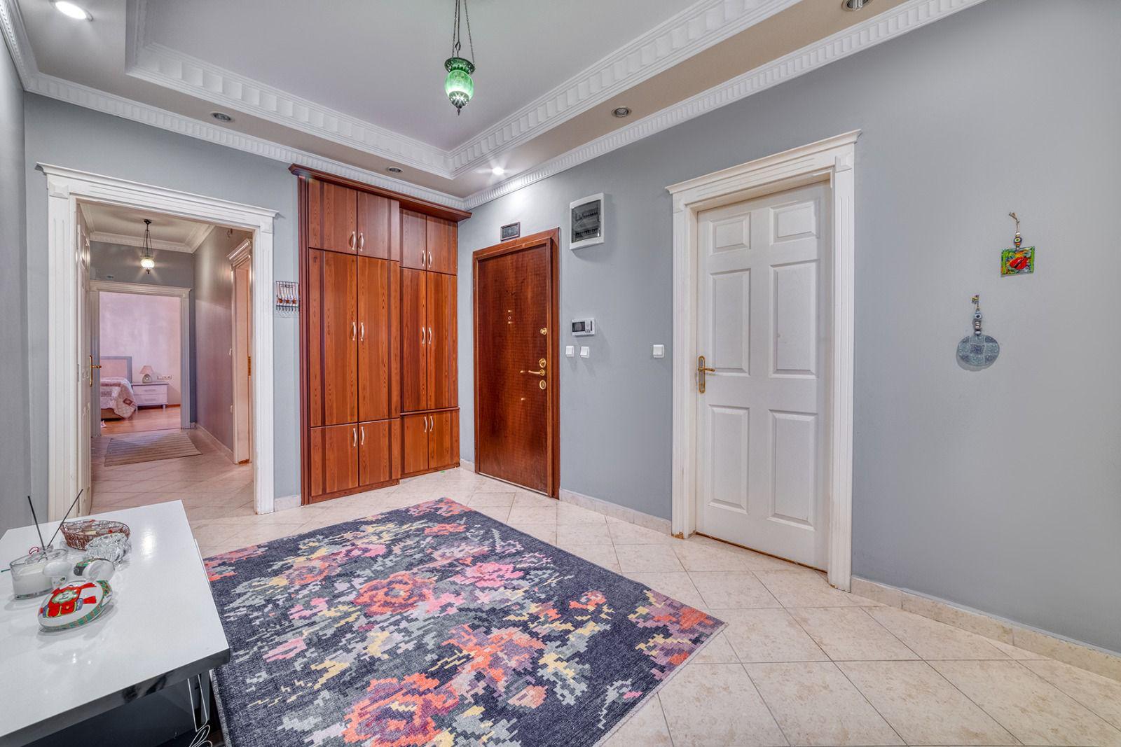 ALANYA MERKEZDE VATANDASLIKLI 4+1 AYRI MUTFAK ESYALI DAİRE FIRSATI - 1