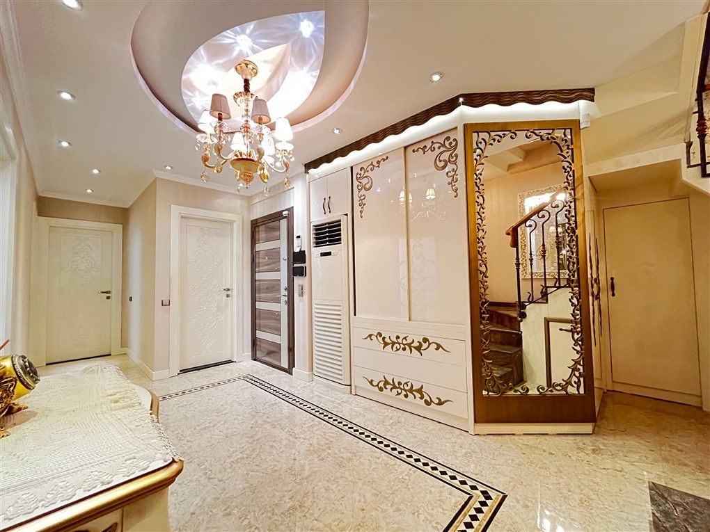 ALANYA MERKEZDE VATANDASLIK-İKAMET FIRSATLI 5+1 AYRI MUTFAK DAİRE - 5