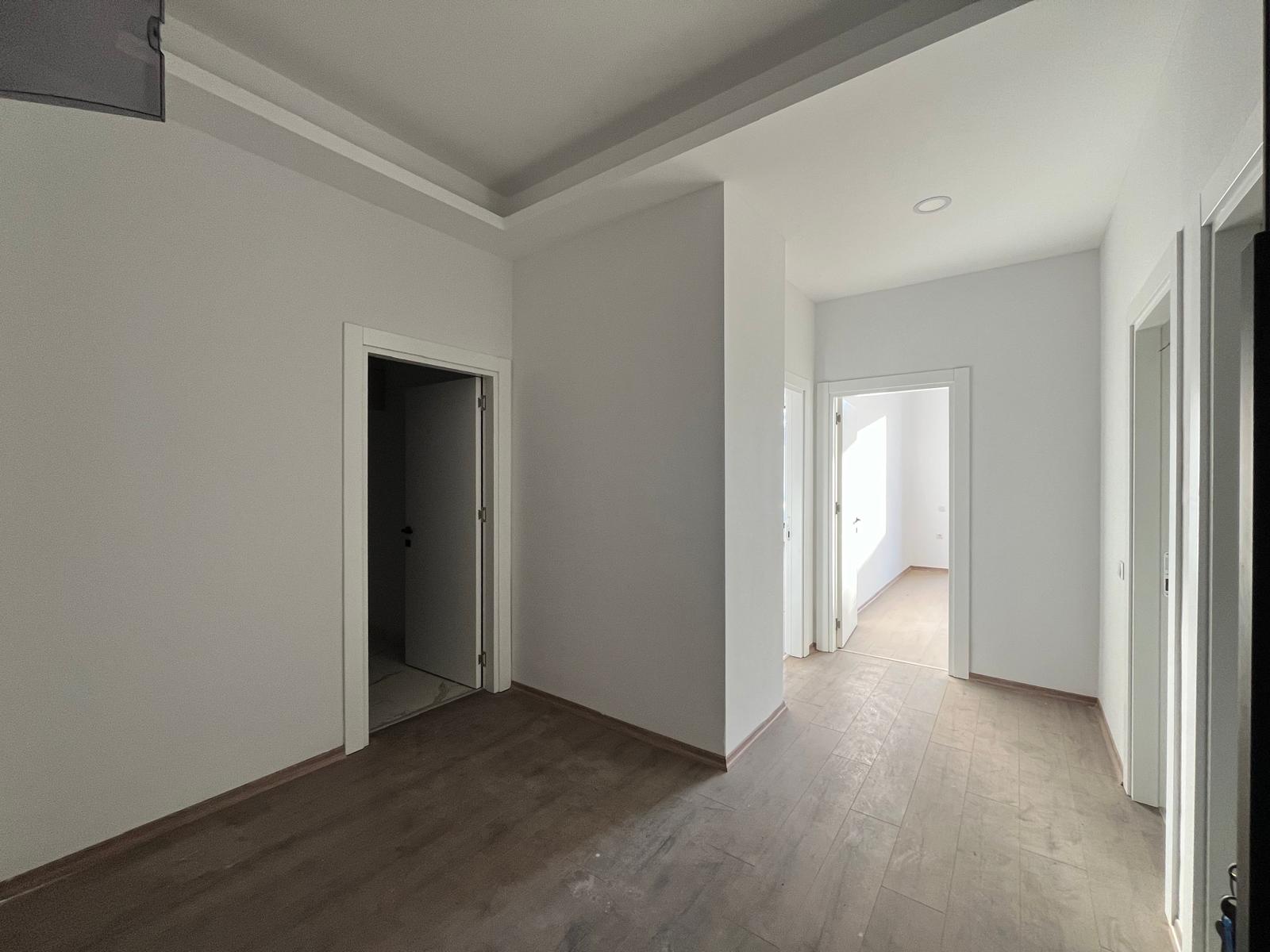 ALANYA OBA BÖLGESİNDE İŞ MERKEZİNDE DAİRE-OFİS KONSEPTLİ AYRI MUTFAK 2+1 - 4