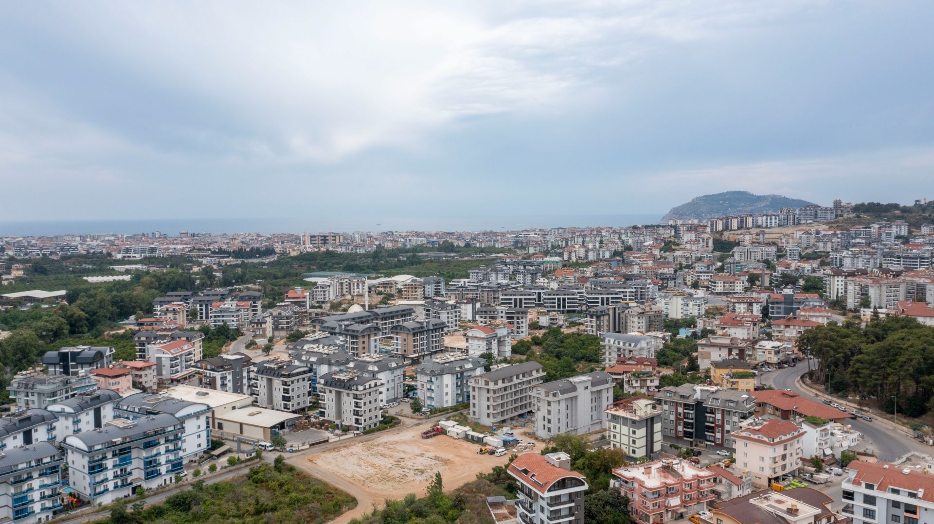 ALANYA OBA'DA LÜKS SİTEDE TAKSİTLİ YATIRIM FIRSATI - 1