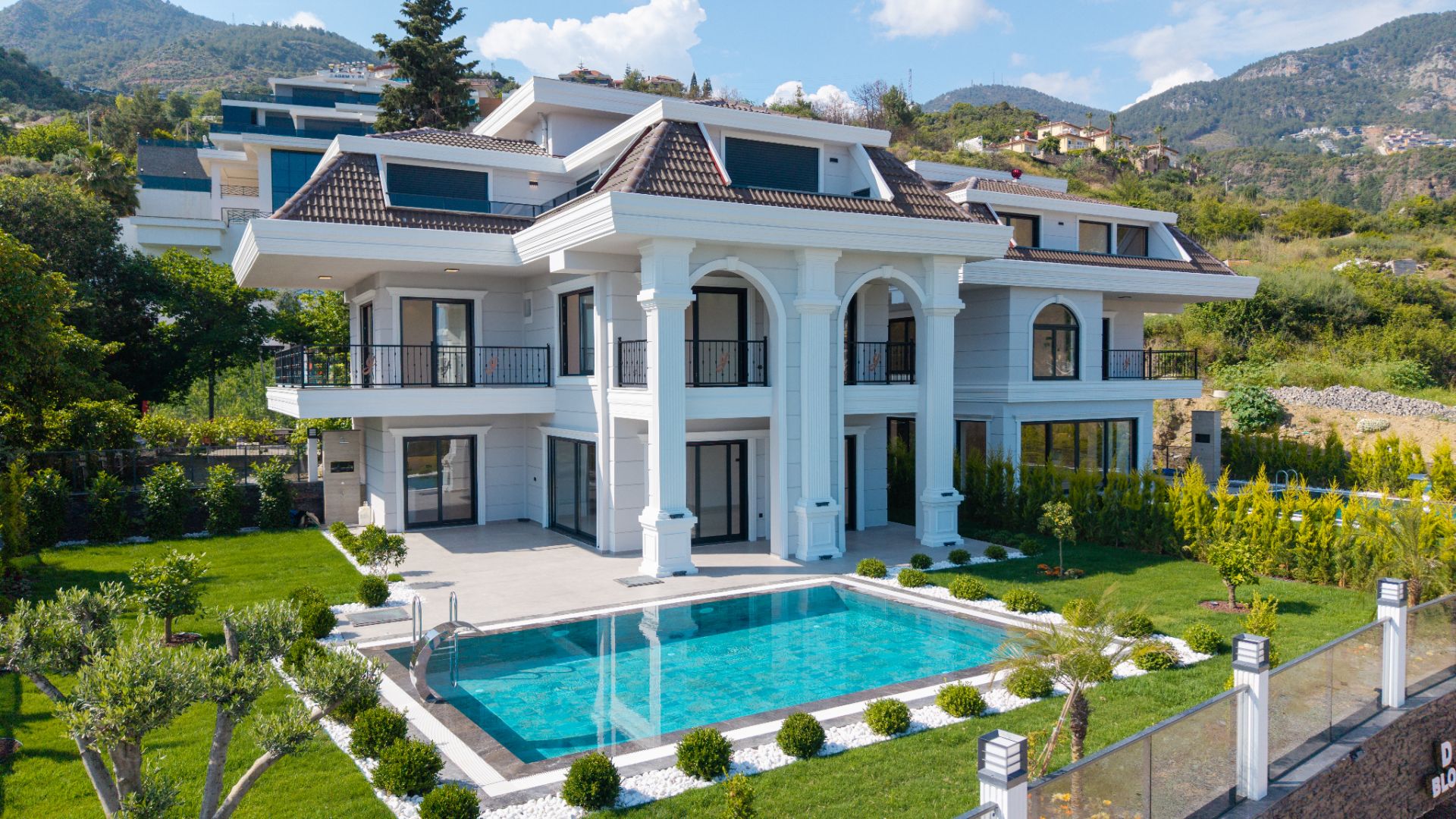 INFINITY VILLAS | Tepe, Alanya'da Türk Vatandaşlığına Uygun Lüks Villalar - 2