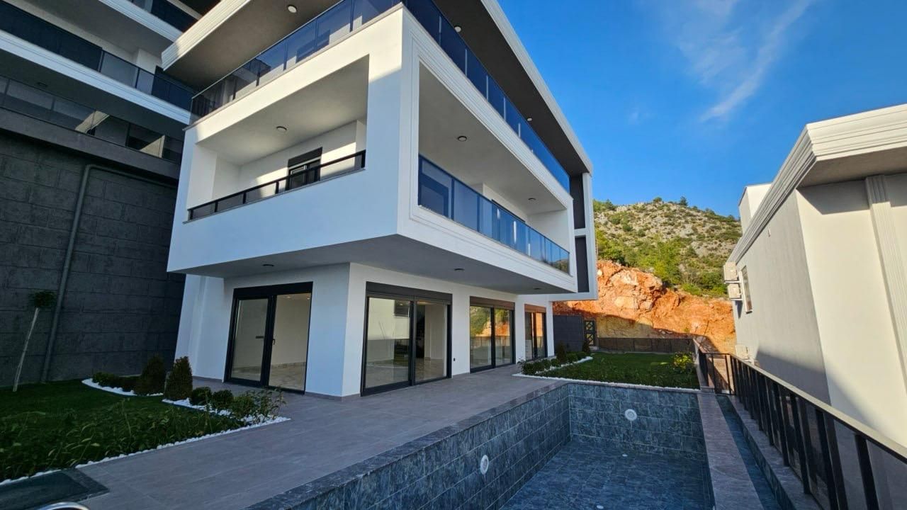 WHITE VILLA | Tepe, Alanya'da Türk Vatandaşlığına Uygun Lüks Villa - 4