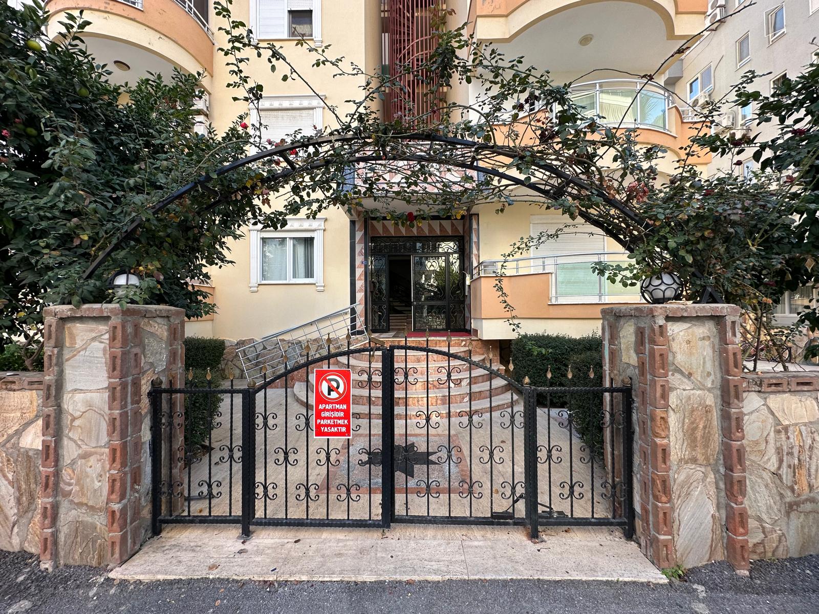 MAHMUTLAR'IN MERKEZİNDE GENİŞ VE KULLANIŞLI 2+1 SATILIK DAİRE - 4