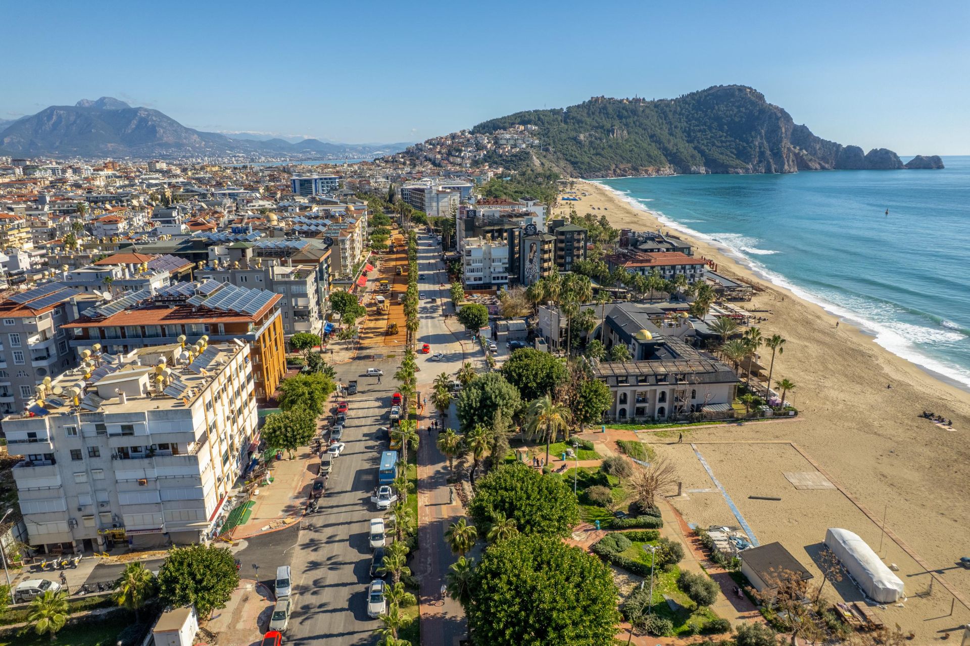 ALANYA CLEOPATRA'DA DENİZE SIFIR KONUMDA ÖZEL TASARIM 2+1 LÜKS DAİRE - 3