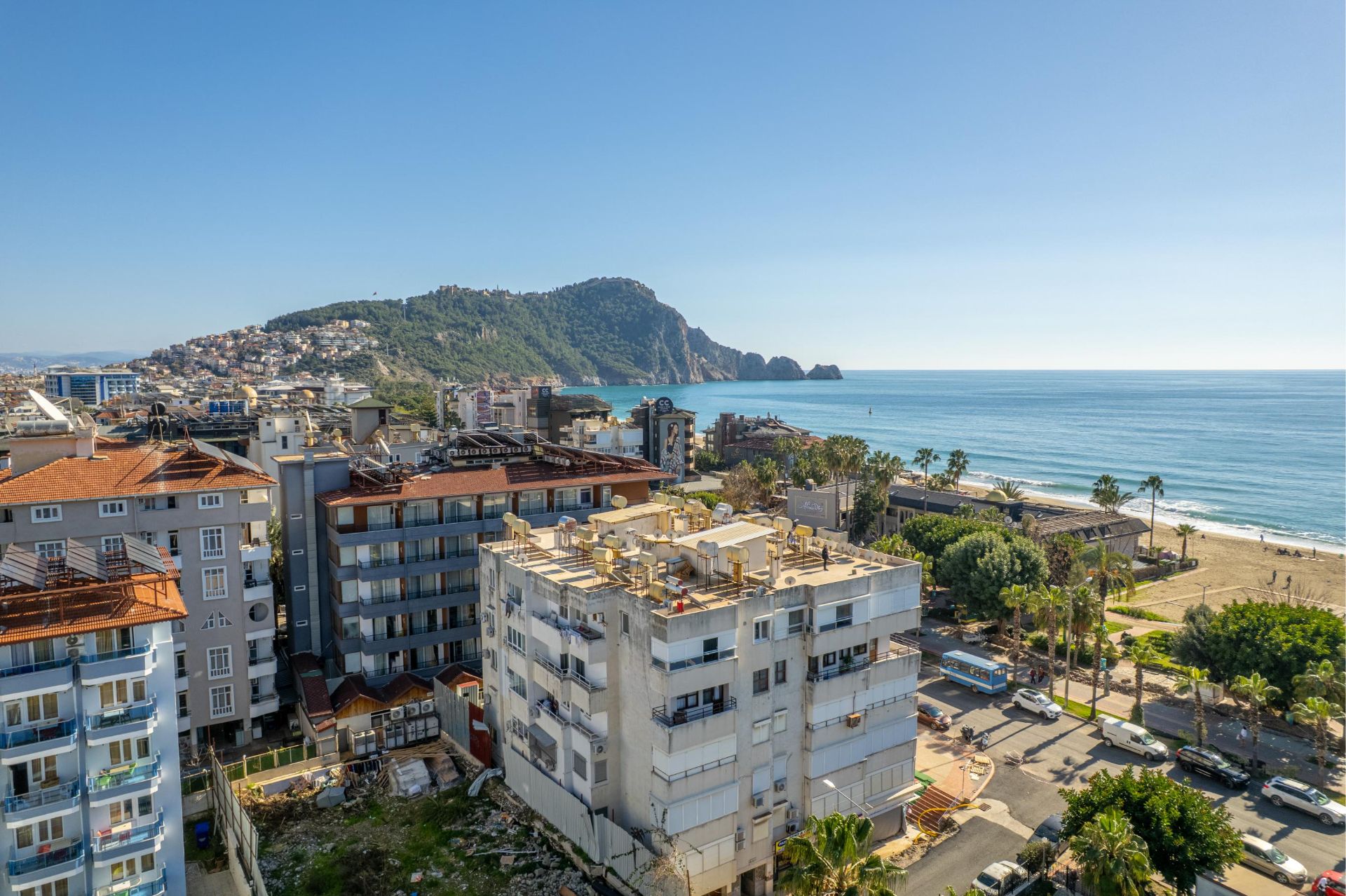 ALANYA CLEOPATRA'DA DENİZE SIFIR KONUMDA ÖZEL TASARIM 2+1 LÜKS DAİRE - 10