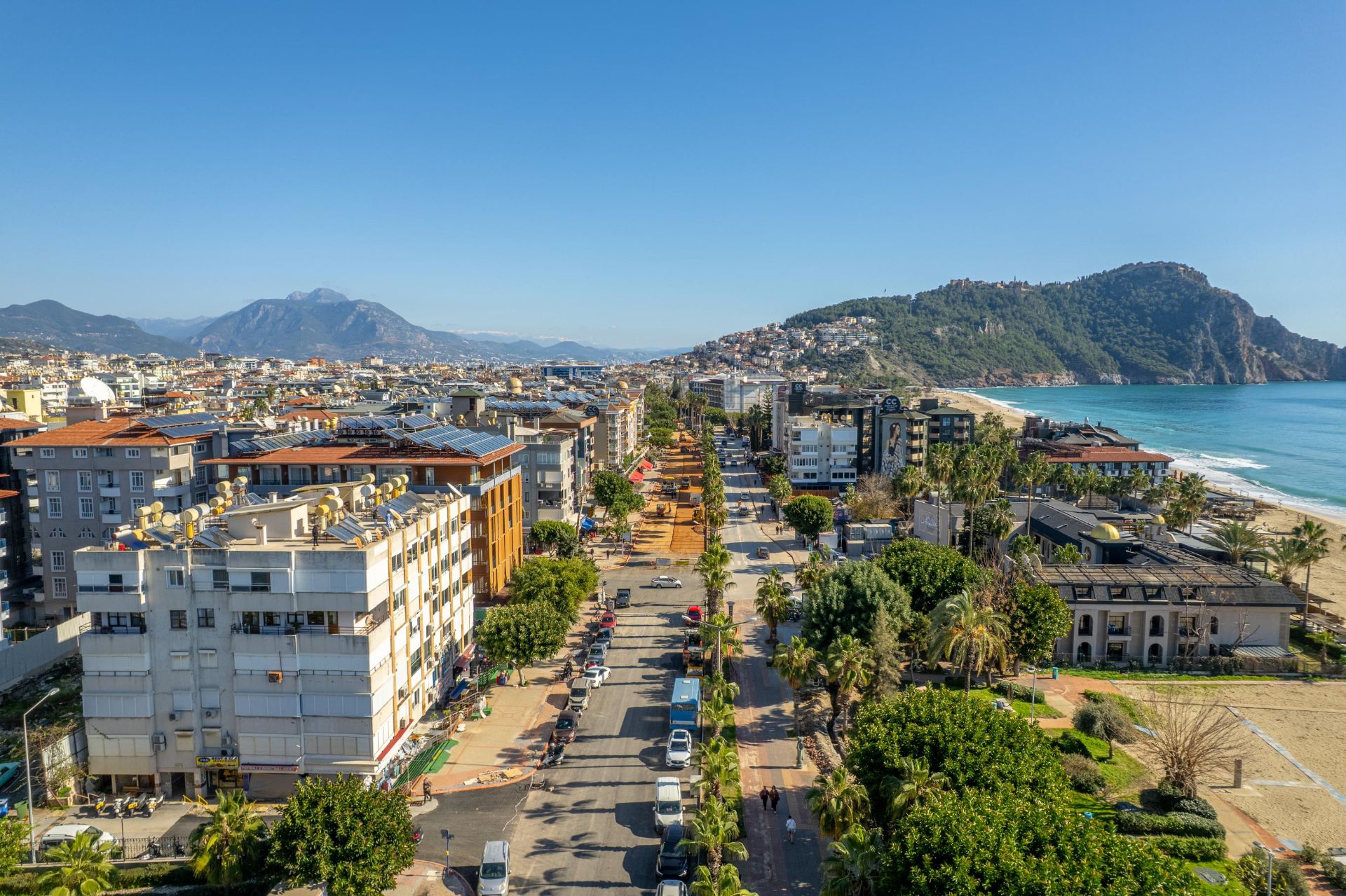 ALANYA CLEOPATRA'DA DENİZE SIFIR KONUMDA ÖZEL TASARIM 2+1 LÜKS DAİRE - 11