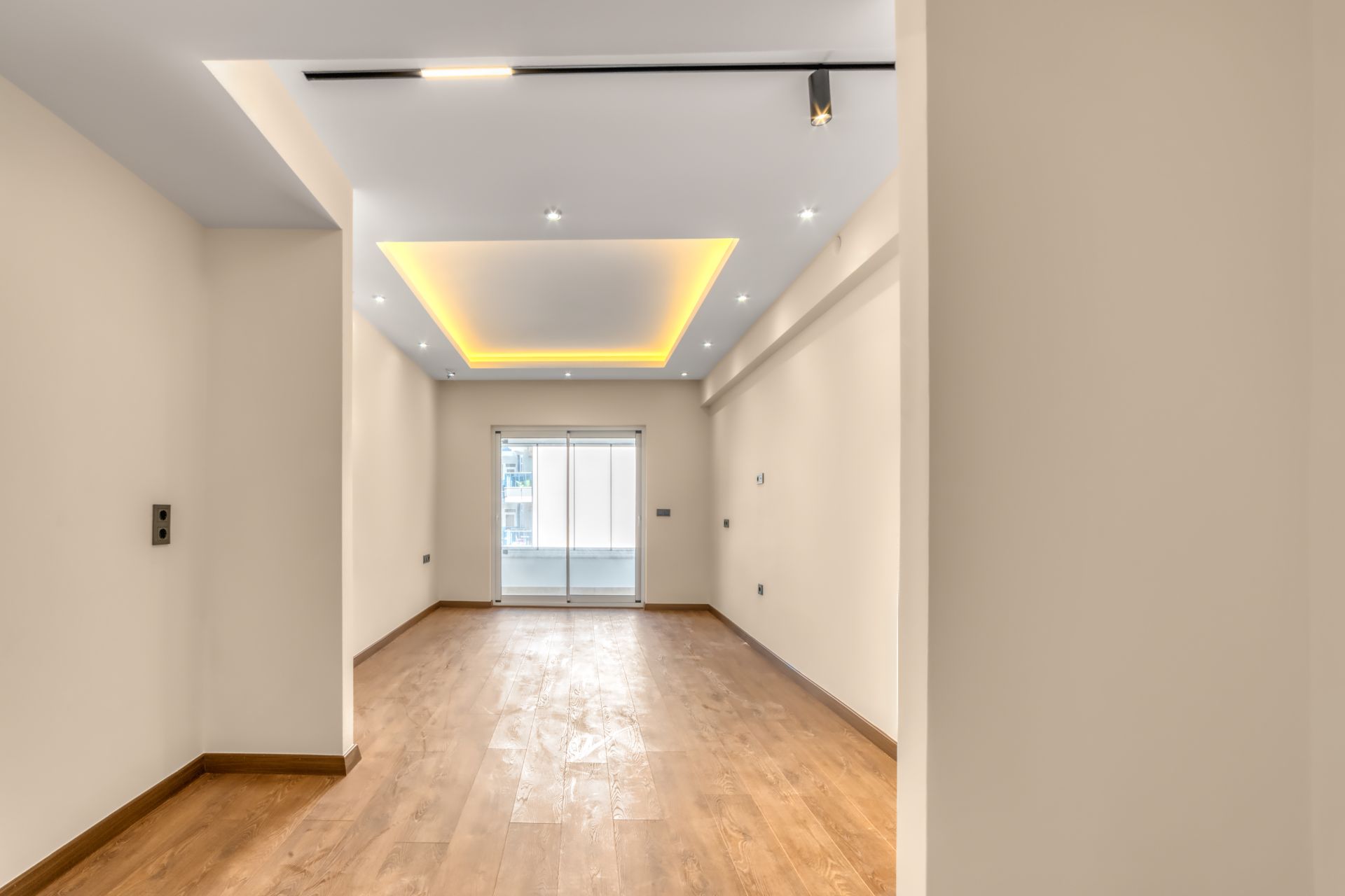 ALANYA CLEOPATRA'DA DENİZE SIFIR KONUMDA ÖZEL TASARIM 2+1 LÜKS DAİRE - 12