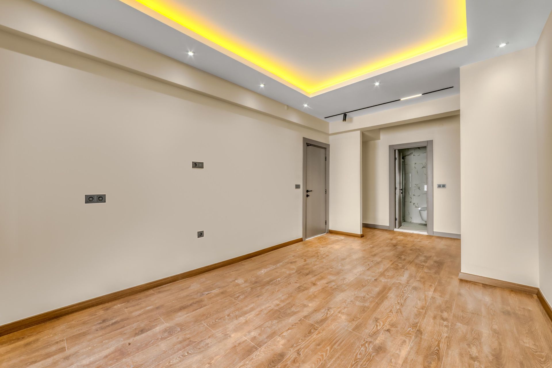 ALANYA CLEOPATRA'DA DENİZE SIFIR KONUMDA ÖZEL TASARIM 2+1 LÜKS DAİRE - 14
