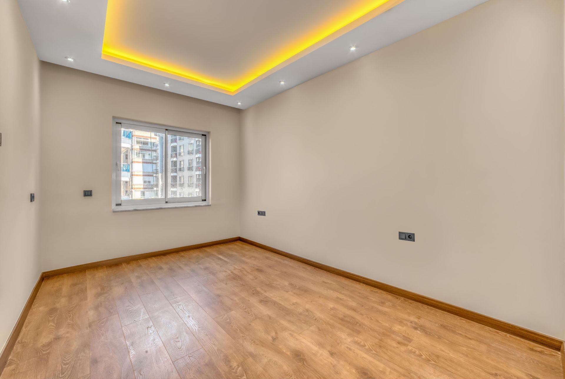 ALANYA CLEOPATRA'DA DENİZE SIFIR KONUMDA ÖZEL TASARIM 2+1 LÜKS DAİRE - 22