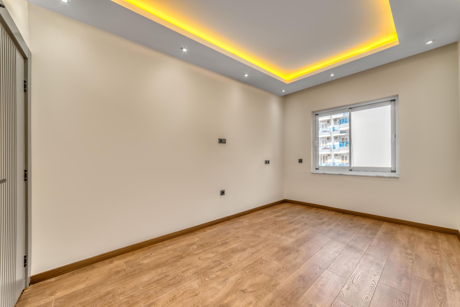 ALANYA CLEOPATRA'DA DENİZE SIFIR KONUMDA ÖZEL TASARIM 2+1 LÜKS DAİRE - 24