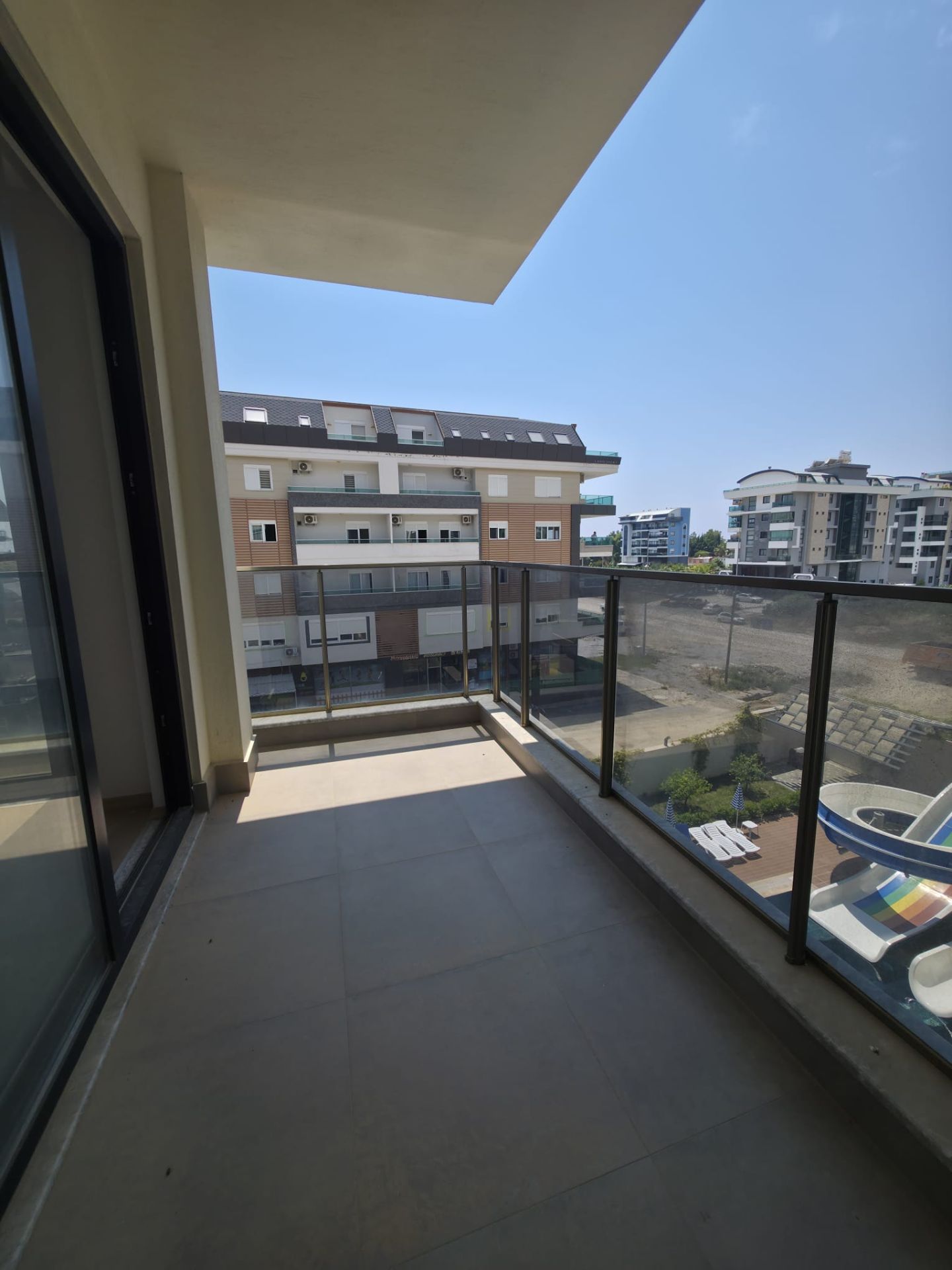 KARGICAK YENİSEY YAPARLI TWINS'TE DENİZE 150 METRE SATILIK 1+1 DAİRE - 8