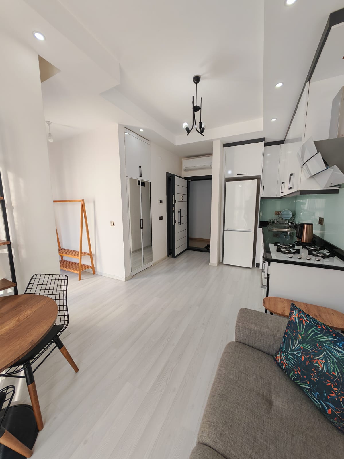 HACET MAHALLESİ'NDE SATILIK 1+1 DAİRE | SAHİLE YAKIN MERKEZİ KONUM - 7