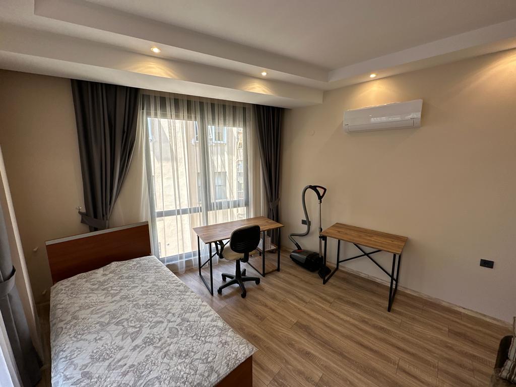 ALANYA MERKEZ'DE TERASLI, FULL EŞYALI 3+1 TERS DUBLEKS – DENİZE 600 METRE! - 3