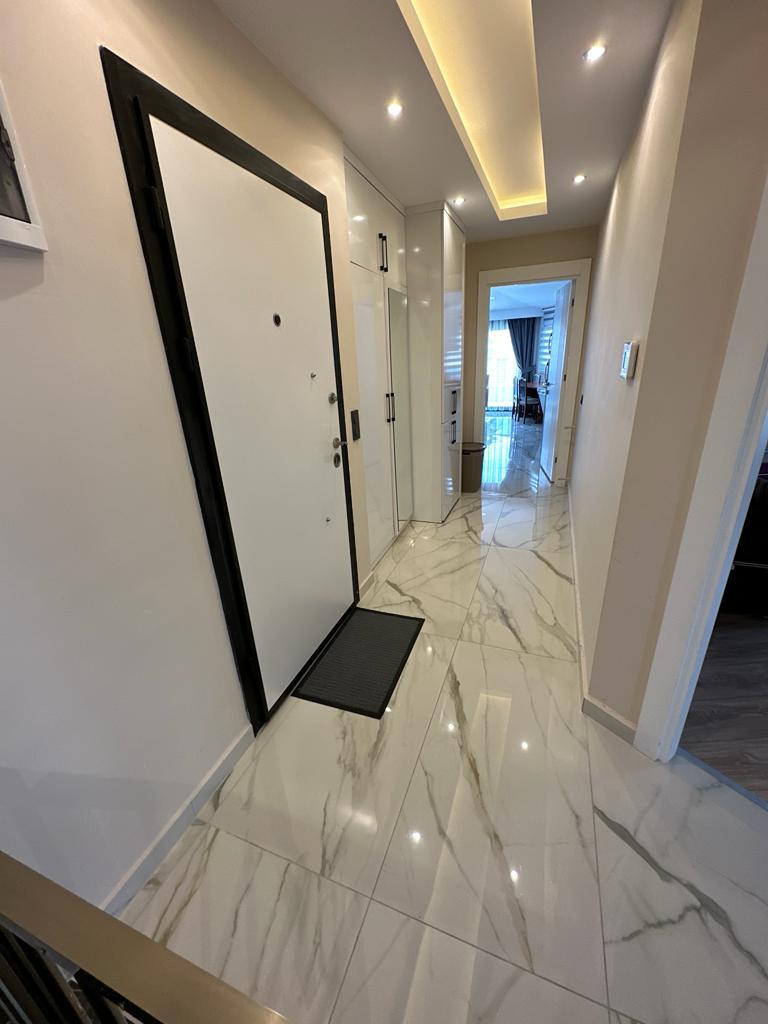 ALANYA MERKEZ'DE TERASLI, FULL EŞYALI 3+1 TERS DUBLEKS – DENİZE 600 METRE! - 5
