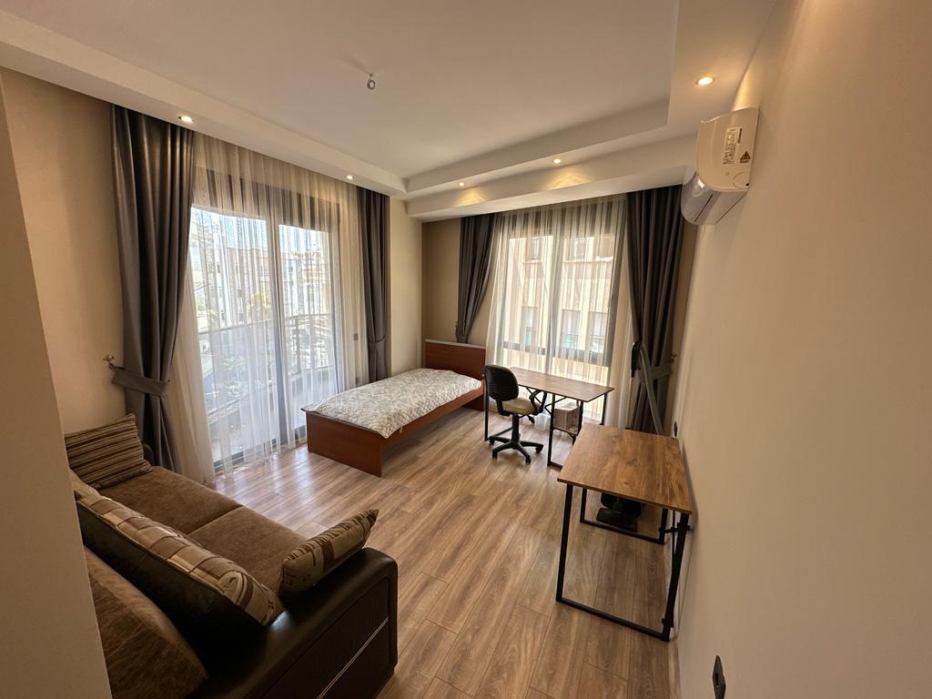 ALANYA MERKEZ'DE TERASLI, FULL EŞYALI 3+1 TERS DUBLEKS – DENİZE 600 METRE! - 12