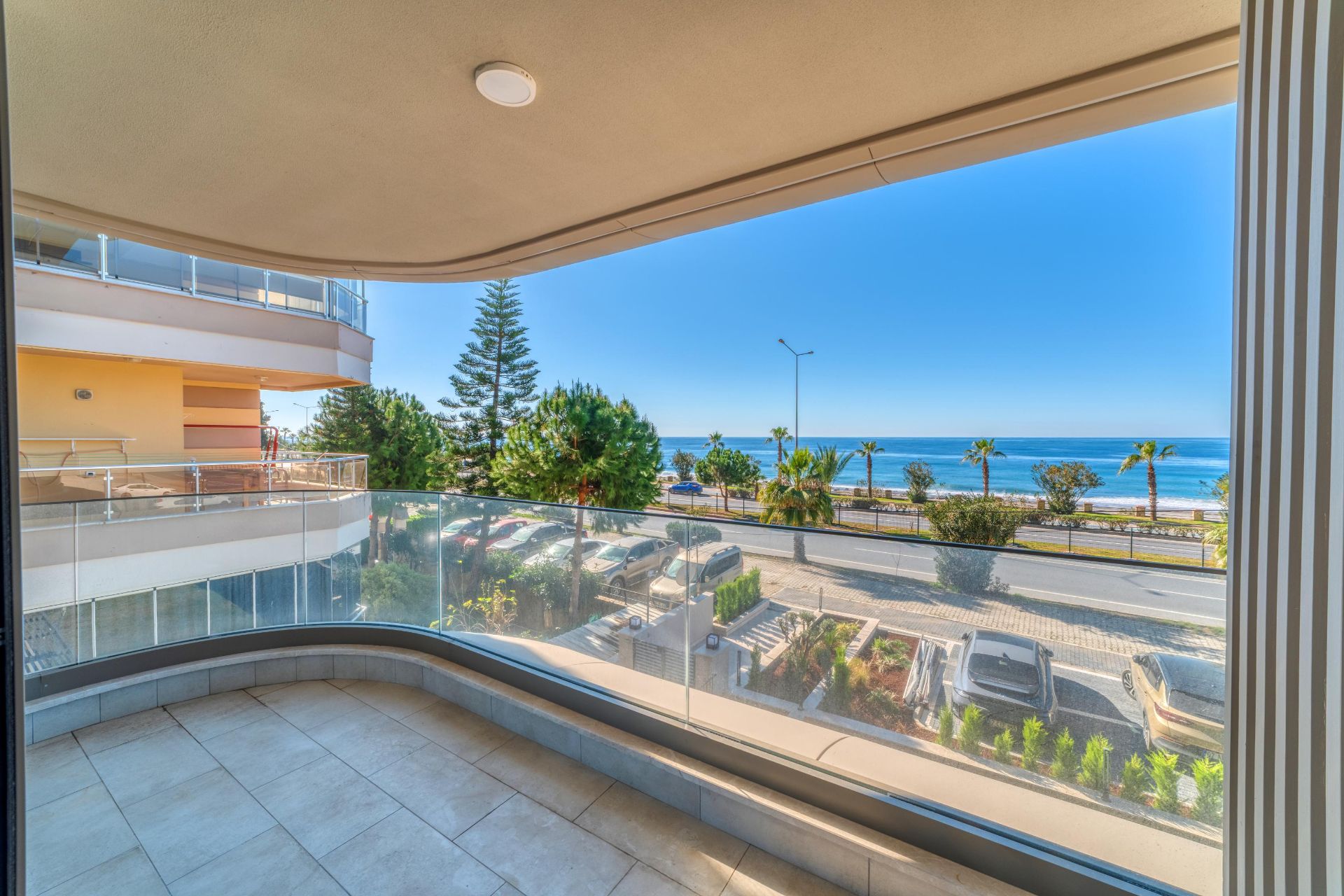 Alanya Kestel 23 Beach Residence'ta Satılık 1+1 Full Eşyalı Denize Sıfır Daire - 42