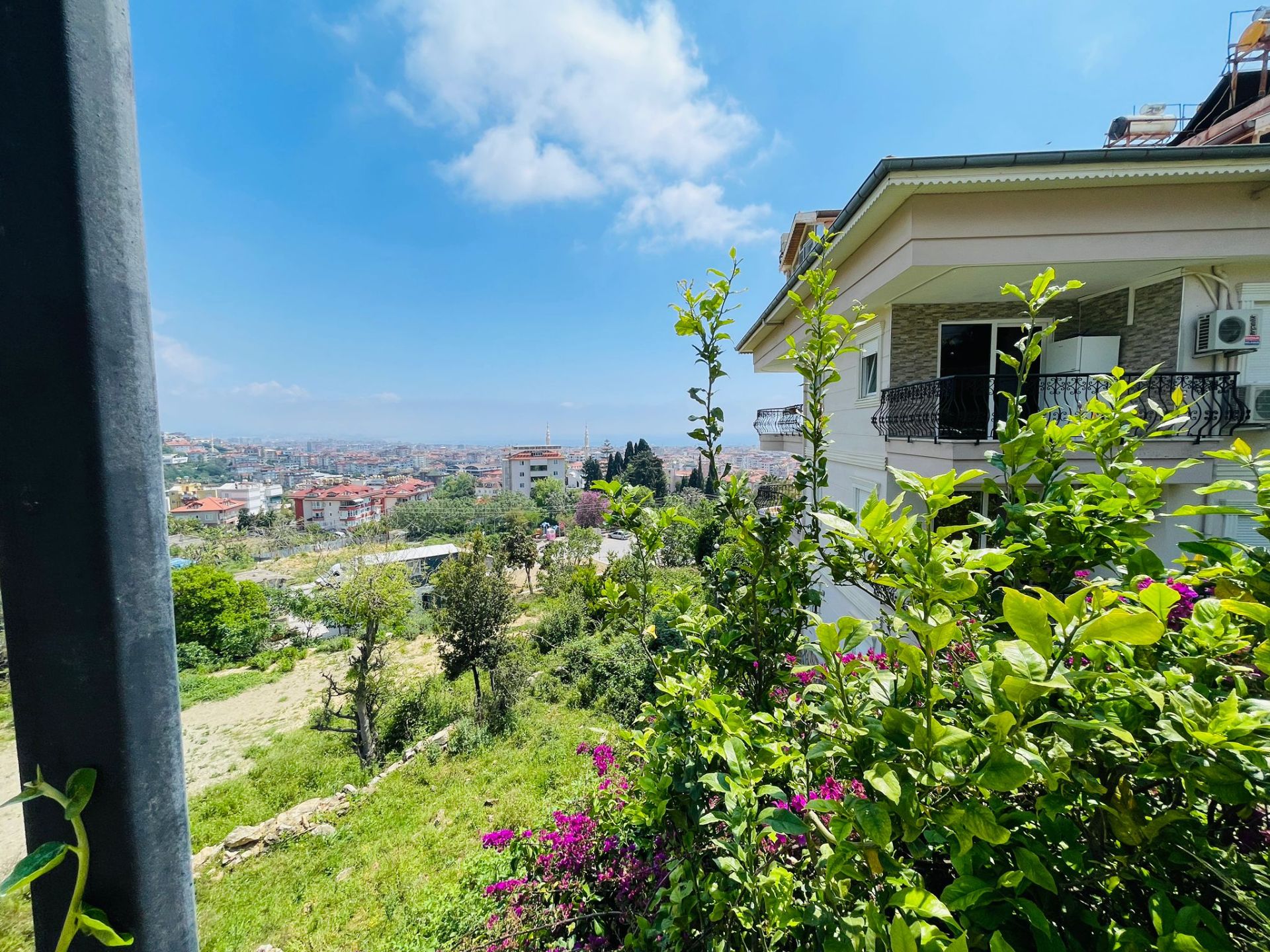 Alanya Sugözü Mahallesi'nde Satılık, Kale ve Deniz Manzaralı Full Eşyalı 2+1 Daire - 8