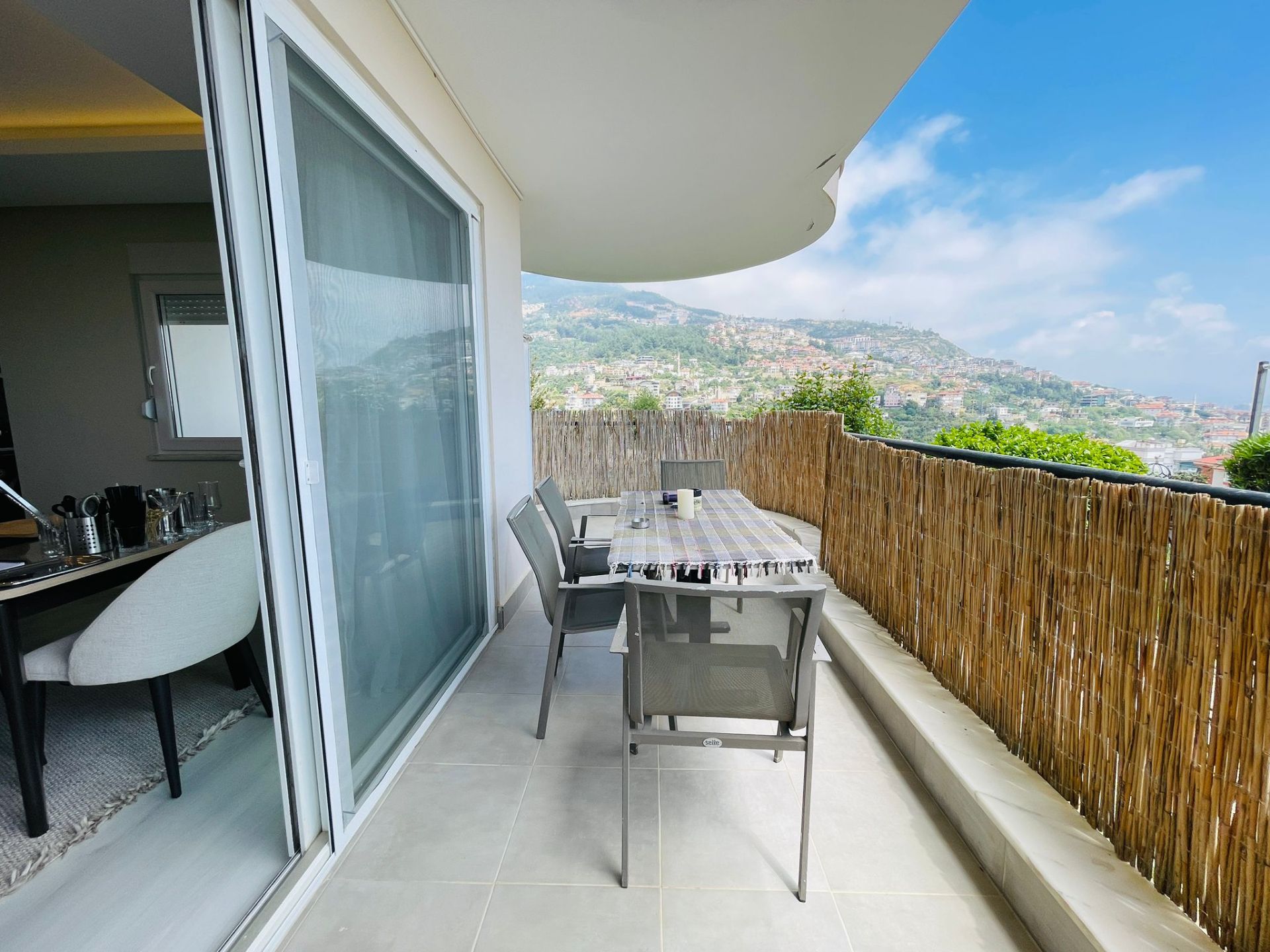 Alanya Sugözü Mahallesi'nde Satılık, Kale ve Deniz Manzaralı Full Eşyalı 2+1 Daire - 27