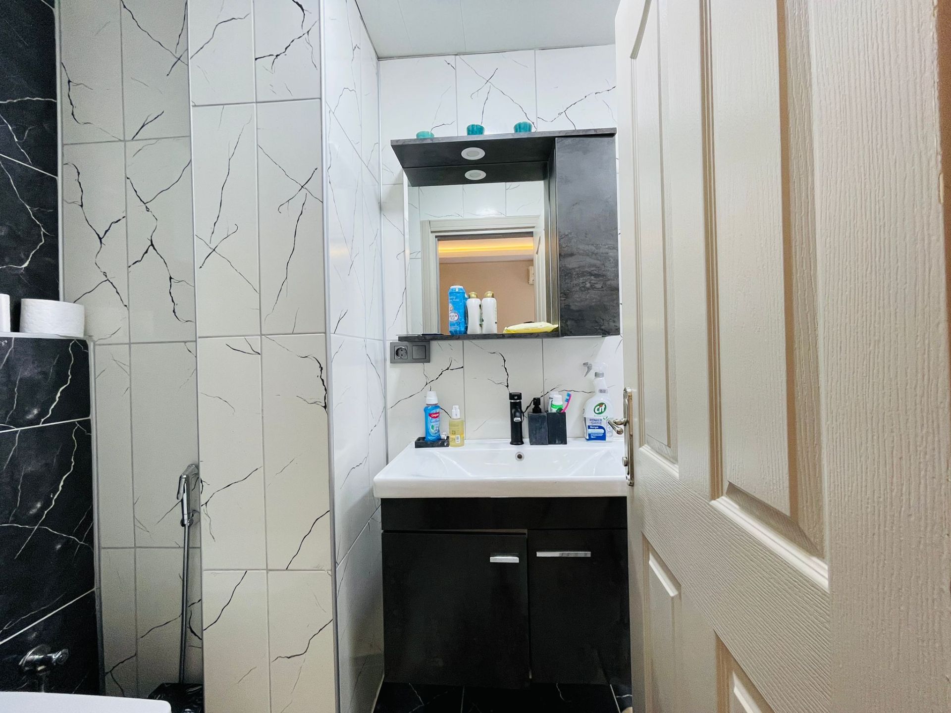 Alanya Sugözü Mahallesi'nde Satılık, Kale ve Deniz Manzaralı Full Eşyalı 2+1 Daire - 34