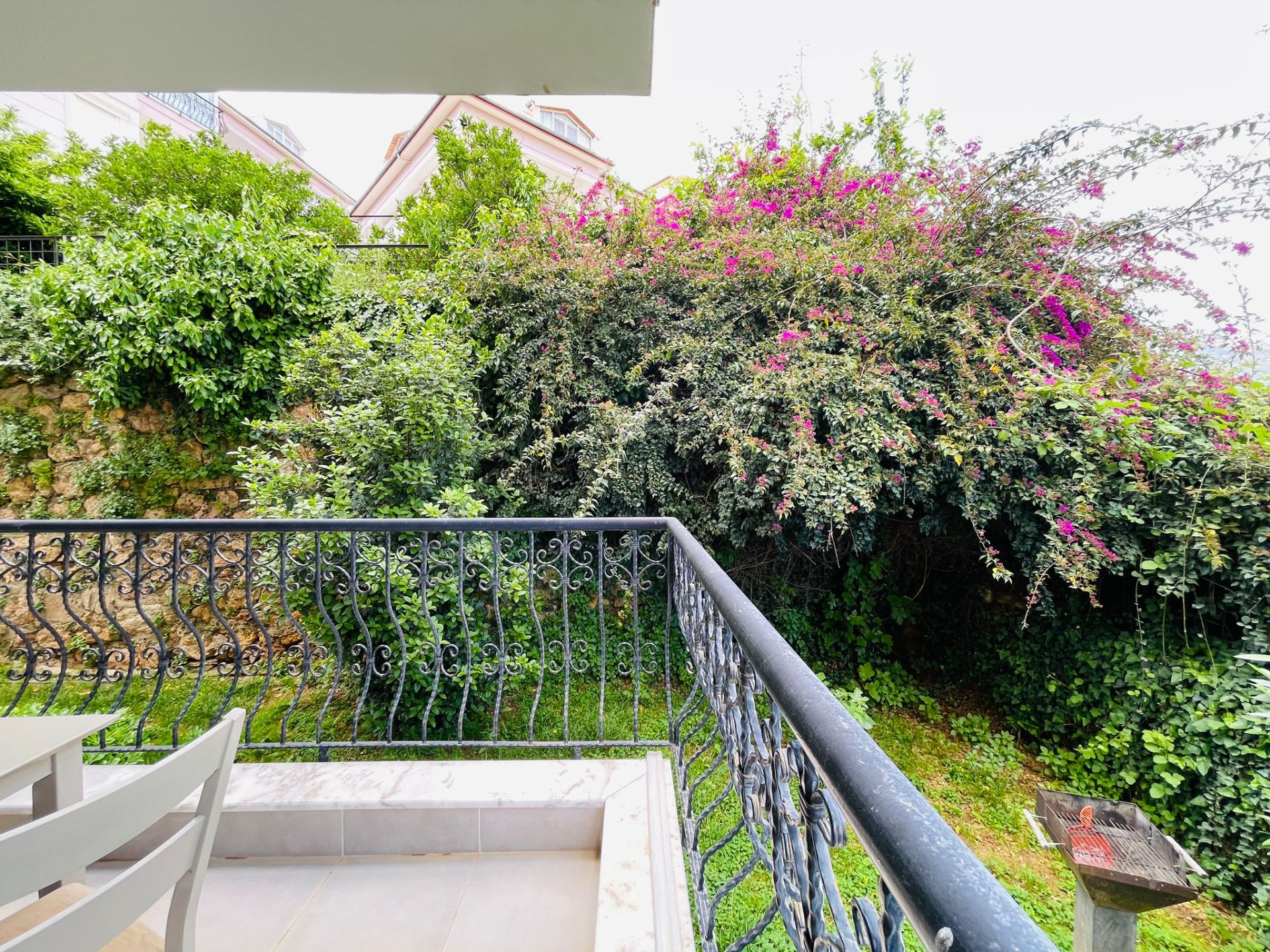 Alanya Sugözü Mahallesi'nde Satılık, Kale ve Deniz Manzaralı Full Eşyalı 2+1 Daire - 43