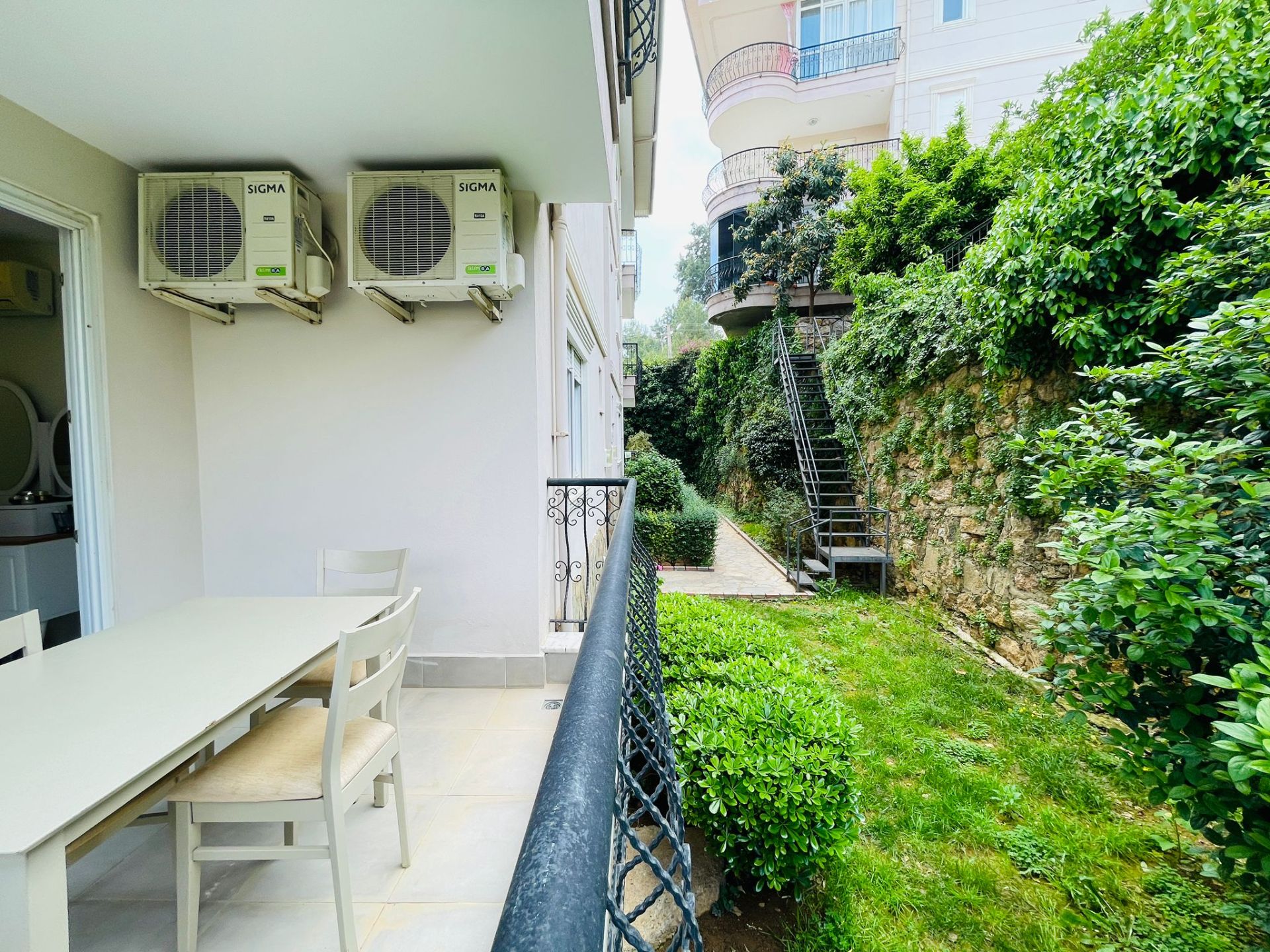 Alanya Sugözü Mahallesi'nde Satılık, Kale ve Deniz Manzaralı Full Eşyalı 2+1 Daire - 44